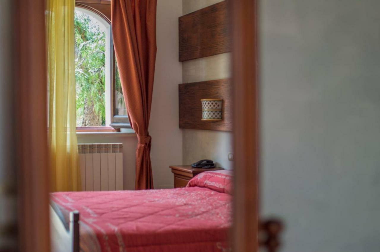 Villa D'Andrea Калтаджироне Екстериор снимка